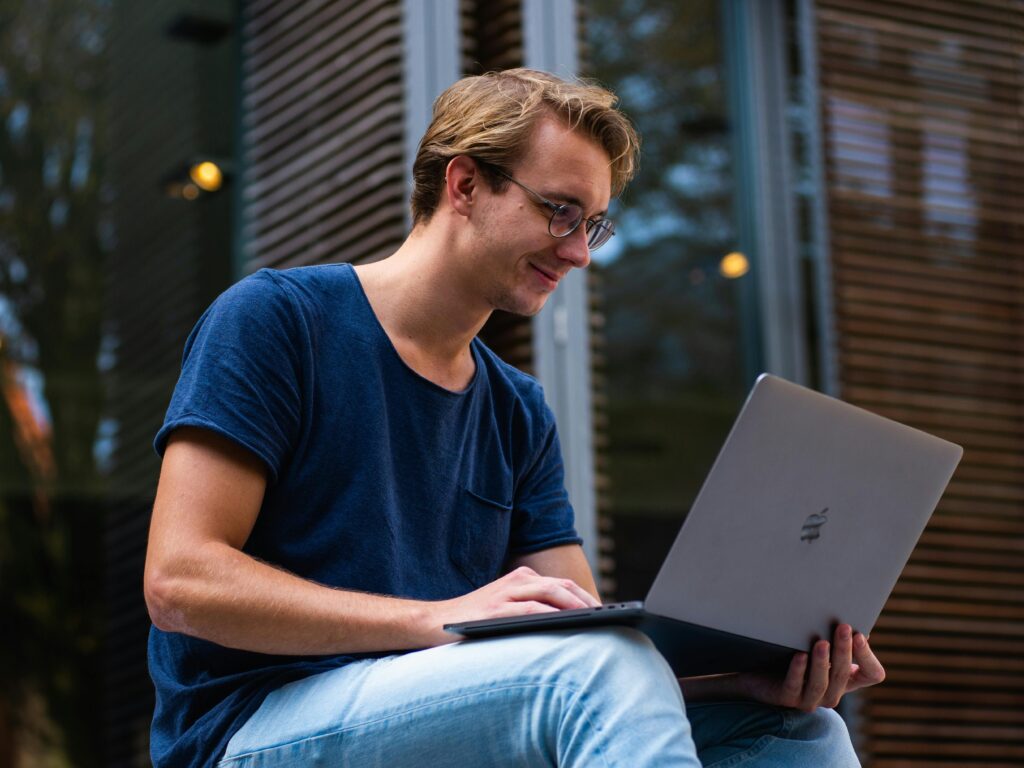 Become a cybersecurity analyst in California
